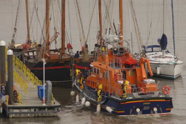 11 March 2020 - 11-13-42 
RNLB Daniel L Gibson didn't stay too long. Off to Poole she soon went.
-------------- 
RNLI Lifeboat